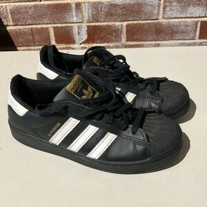 Adidas superstar size 3 unisex